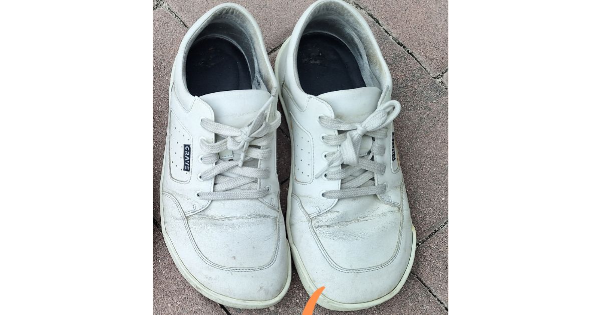 Renovace bílých tenisek